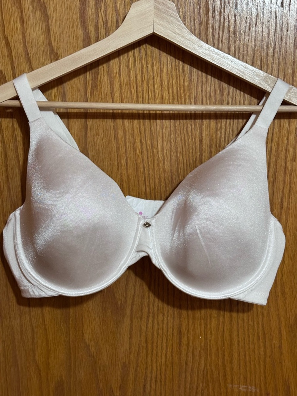 Breezies Smooth Satin Full-Coverage Underwire Bra - Ivory 40C‎